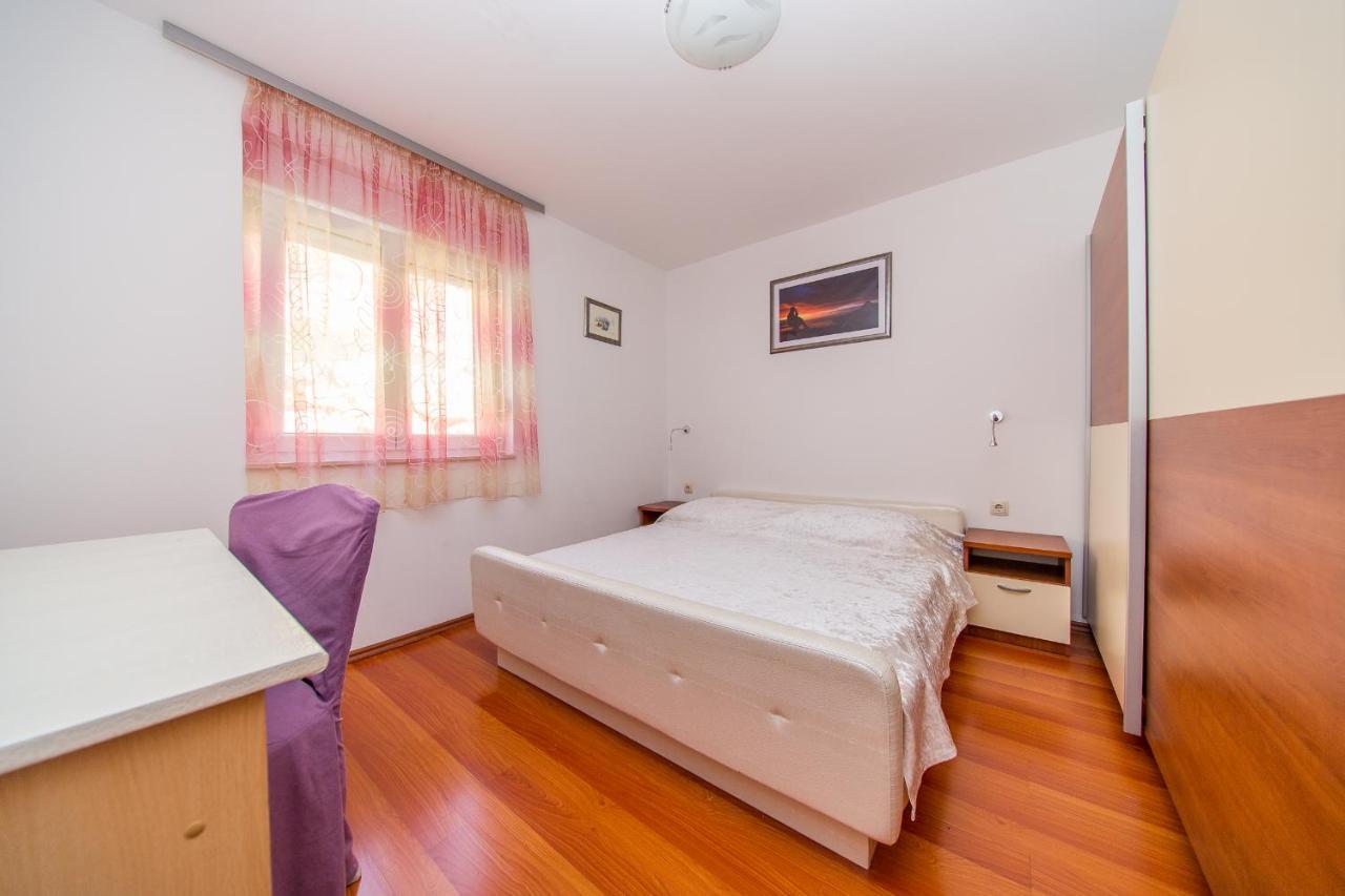 Apartment Luni لوكفا روجوزنيكا المظهر الخارجي الصورة
