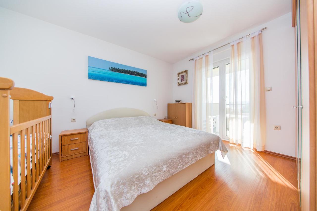 Apartment Luni لوكفا روجوزنيكا المظهر الخارجي الصورة