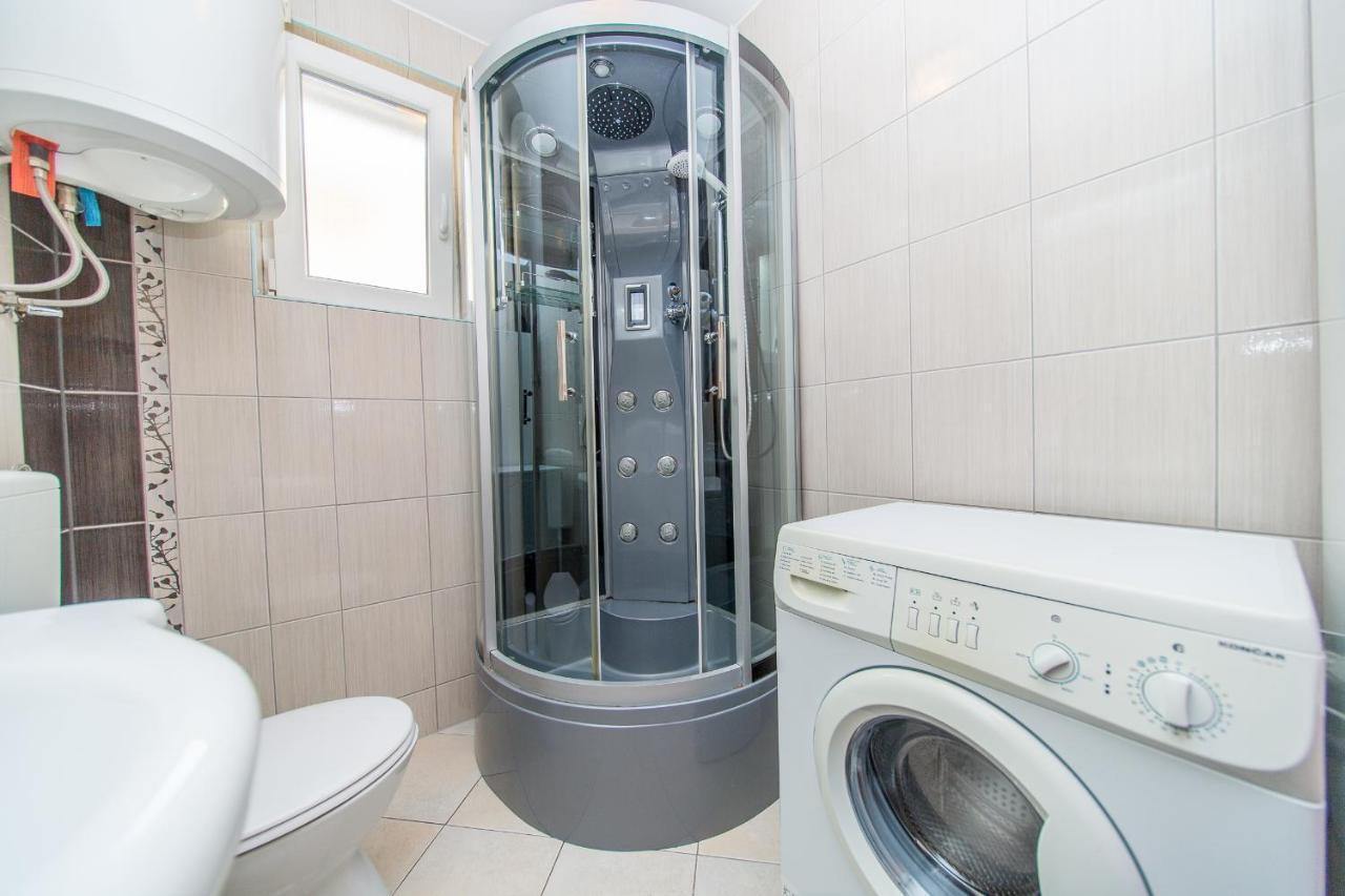 Apartment Luni لوكفا روجوزنيكا المظهر الخارجي الصورة