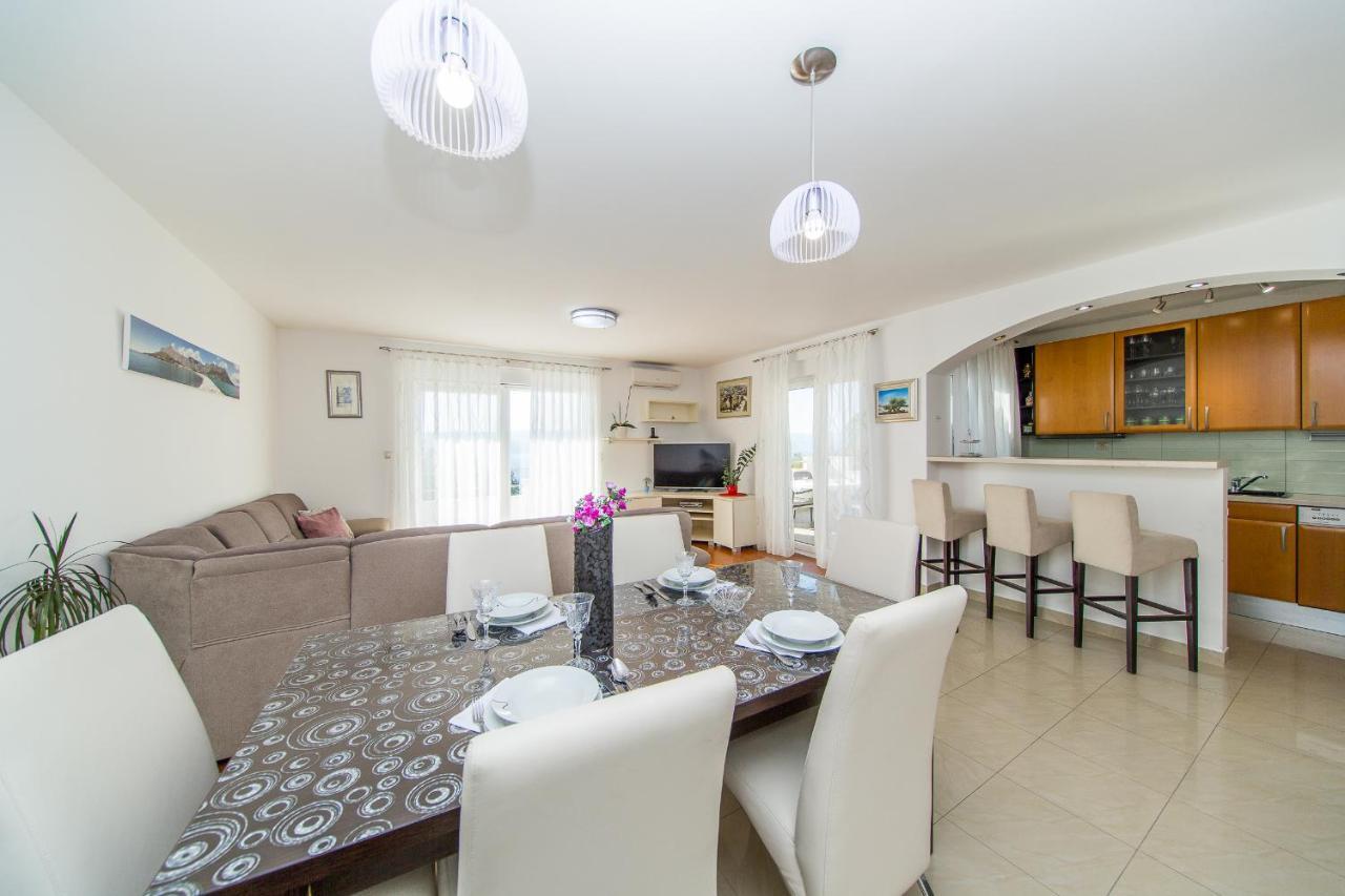 Apartment Luni لوكفا روجوزنيكا المظهر الخارجي الصورة