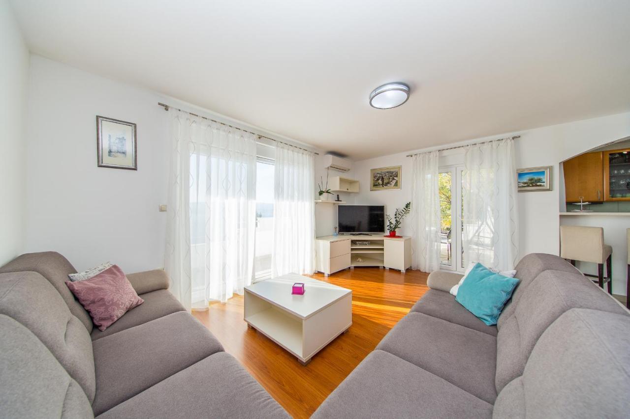 Apartment Luni لوكفا روجوزنيكا المظهر الخارجي الصورة