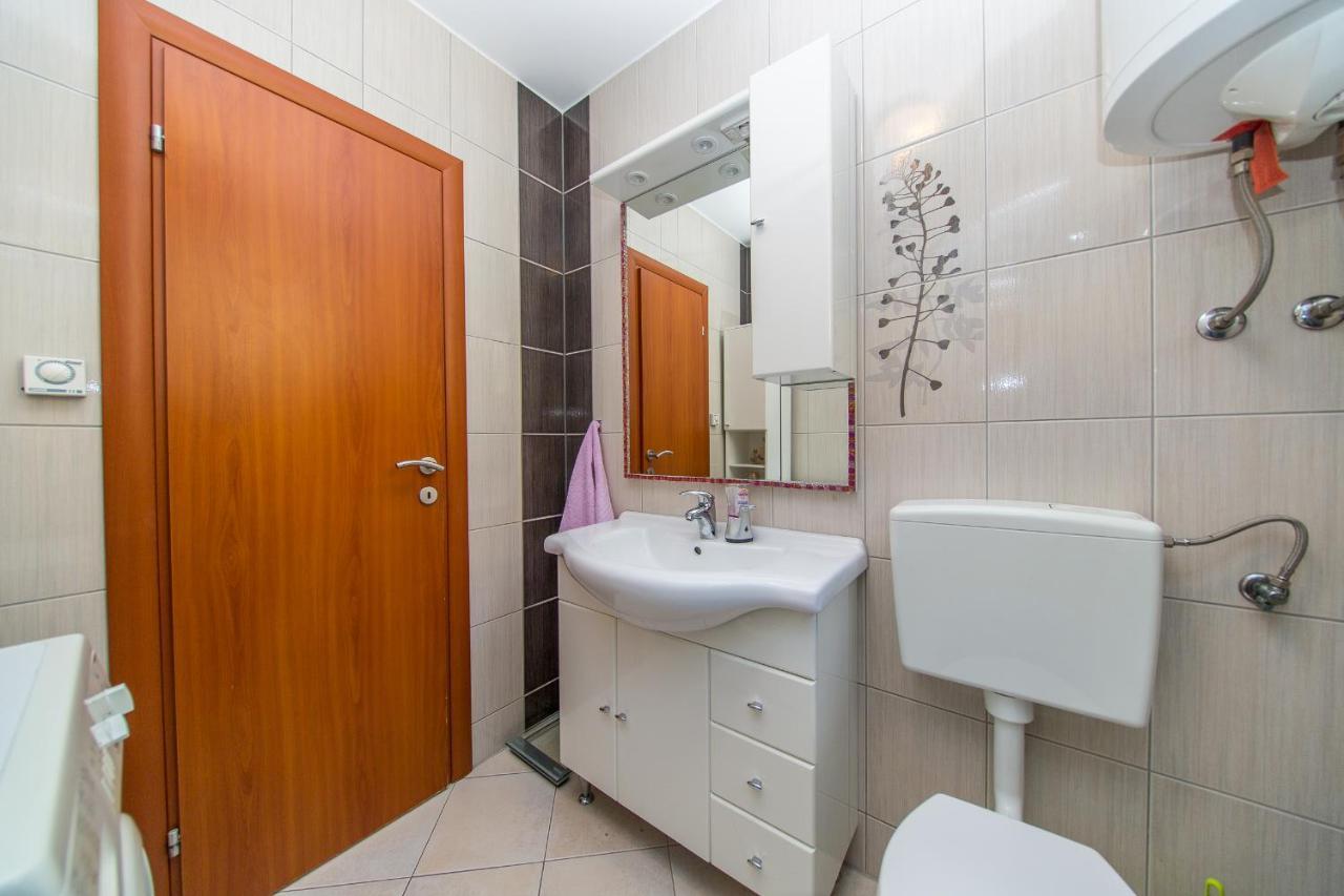 Apartment Luni لوكفا روجوزنيكا المظهر الخارجي الصورة