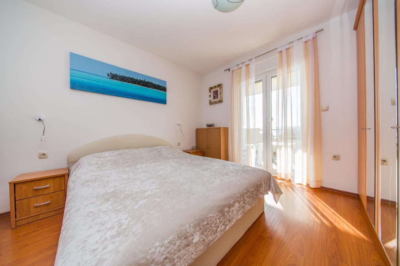 Apartment Luni لوكفا روجوزنيكا المظهر الخارجي الصورة